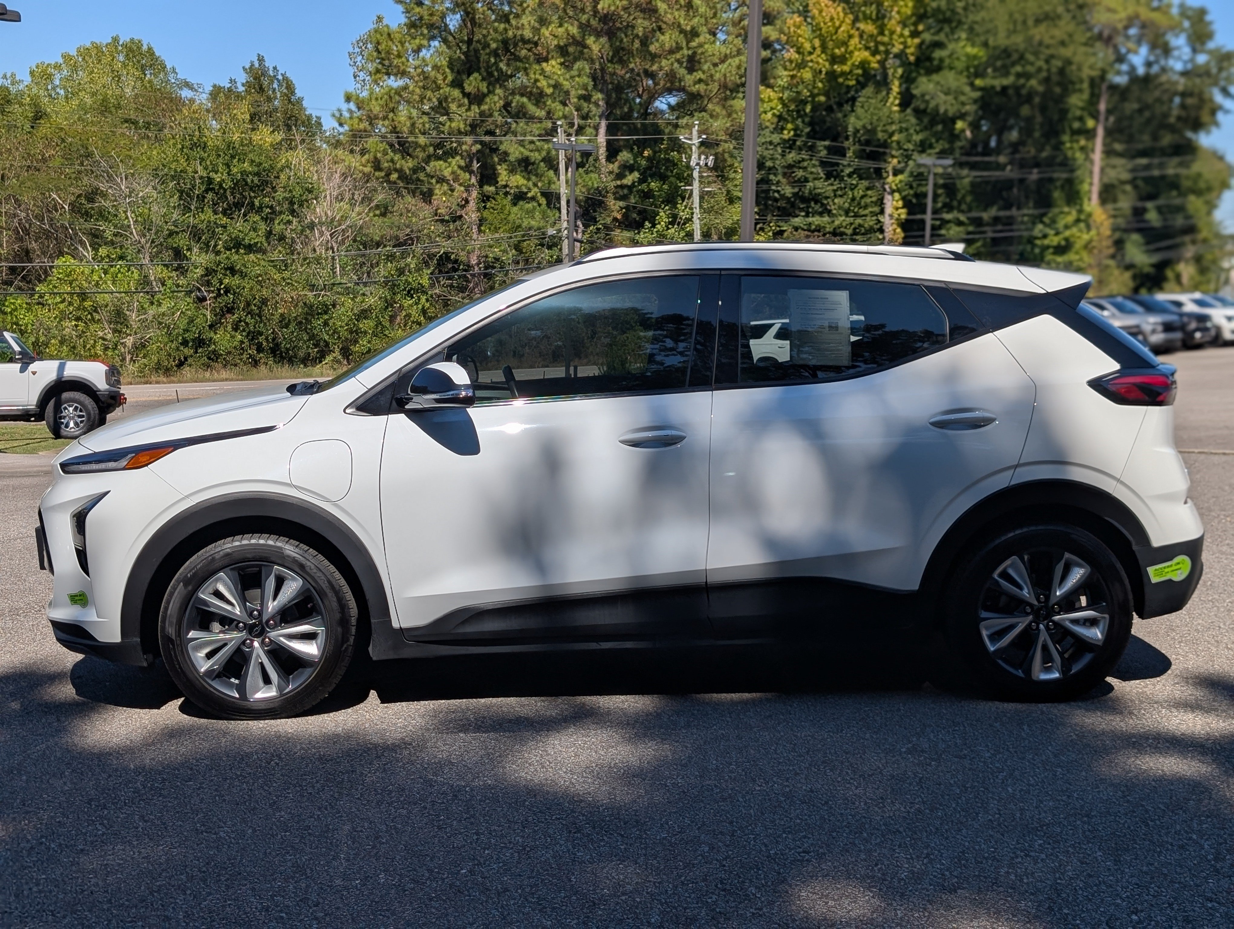 Used 2023 Chevrolet Bolt EUV LT w/ Convenience Package FWD image 6