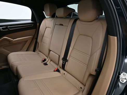 Certified 2022 Porsche Cayenne image 24