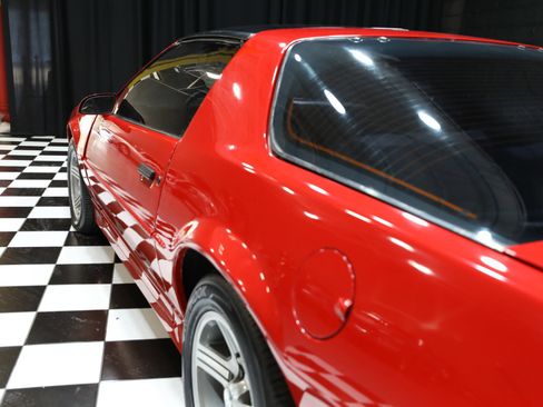 Used 1988 Chevrolet Camaro IROC-Z image 25