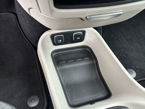 Used 2018 Chrysler Pacifica Touring Plus w/ Tire & Wheel Group image 50