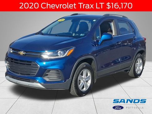 Used 2020 Chevrolet Trax LT w/ LT Convenience Package image 1