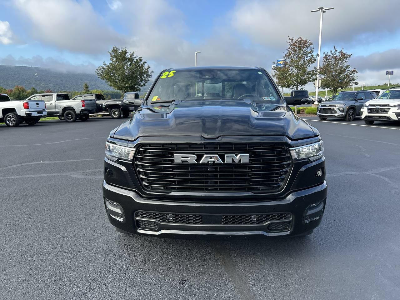 Used 2025 RAM 1500 Laramie AWD/4WD image 2
