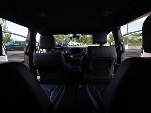 New 2026 Chrysler Voyager LX image 21