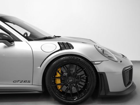 Certified 2018 Porsche 911 GT2 RS w/ Weissach Package image 25