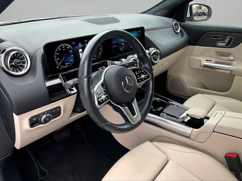 Used 2023 Mercedes-Benz GLA 250 4MATIC w/ Premium Package image 18