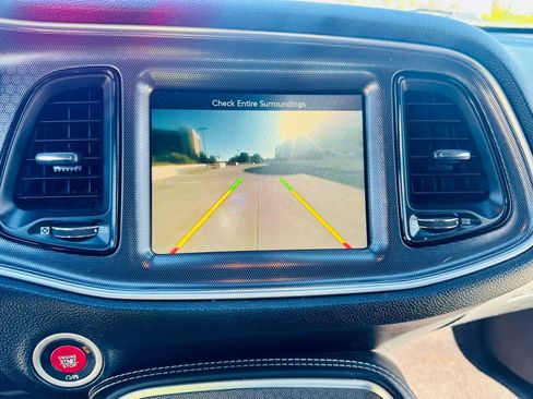 Used 2016 Dodge Challenger SRT w/ Technology Group image 32