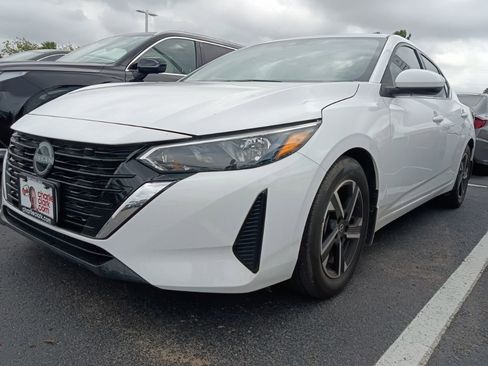 Used 2024 Nissan Sentra SV image 1