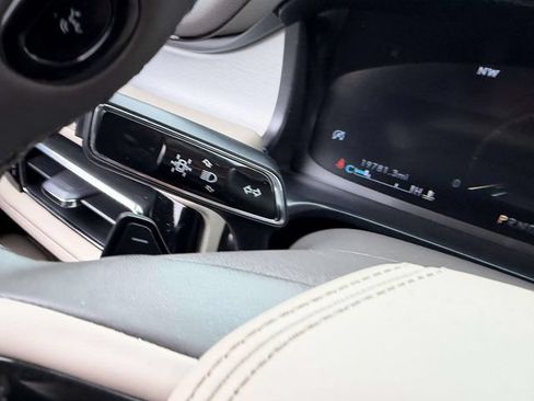 Used 2023 Lincoln Aviator AWD w/ Premium Package image 26