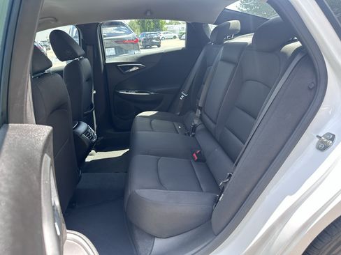 Used 2025 Chevrolet Malibu LT FWD image 9