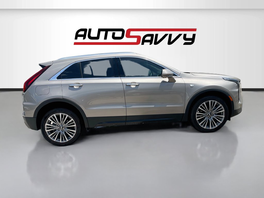 Used 2025 Cadillac XT4 Premium Luxury FWD image 8