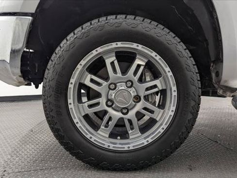 Used 2017 Toyota Tundra SR5 w/ SR5 Upgrade Package RWD image 21