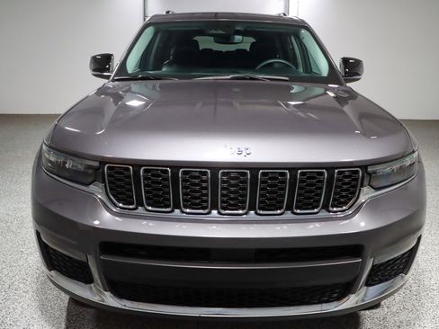 Used 2023 Jeep Grand Cherokee L Limited AWD/4WD image 4