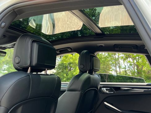 Certified 2026 Porsche Macan Turbo AWD/4WD image 25