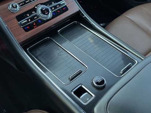 Used 2022 Lincoln Aviator Reserve w/ Elements Package Plus image 18