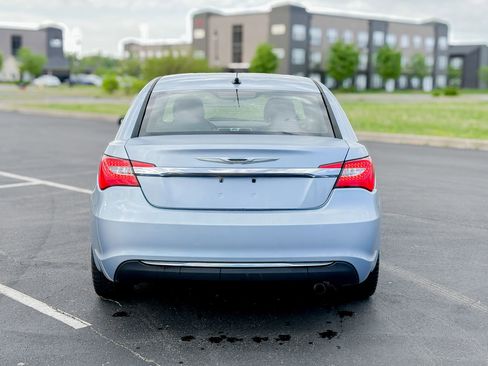Used 2013 Chrysler 200 Touring FWD image 9