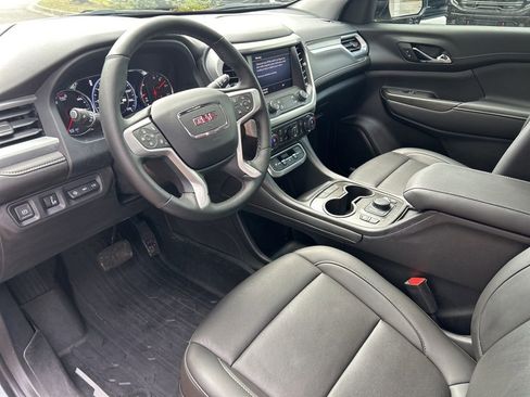 Used 2023 GMC Acadia SLT w/ Elevation Edition image 10