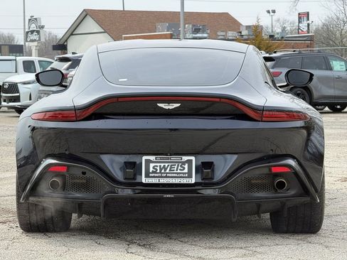 Used 2019 Aston Martin V8 Vantage Coupe RWD image 25