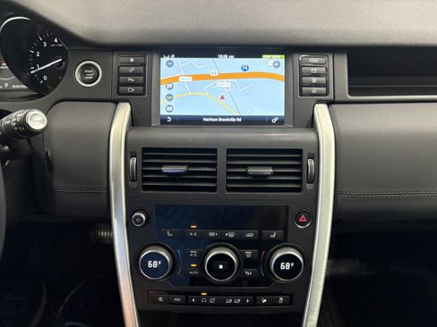 Used 2019 Land Rover Discovery Sport HSE AWD/4WD image 15
