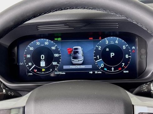 New 2026 Land Rover Discovery Limited Edition image 13