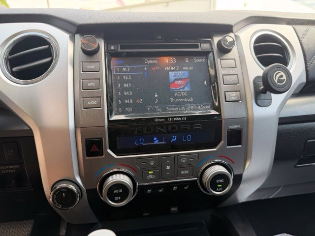 Used 2017 Toyota Tundra 4x4 CrewMax image 22