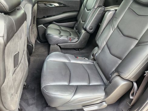 Used 2020 Cadillac Escalade ESV Platinum AWD/4WD image 30