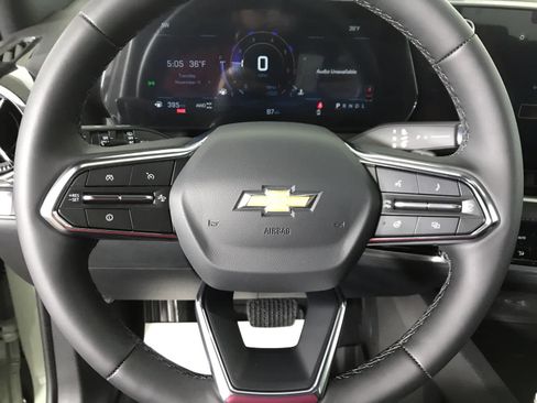 New 2026 Chevrolet Equinox LT w/ Convenience Package II image 25