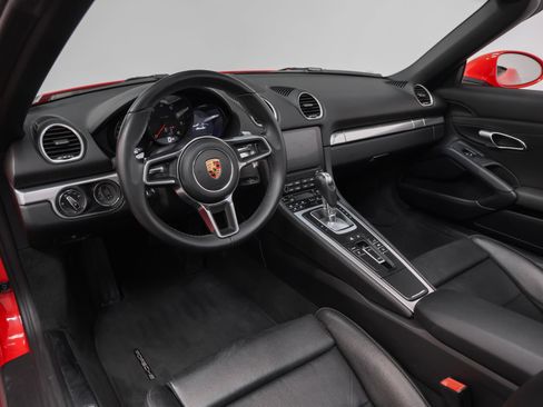 Certified 2019 Porsche 718 Boxster RWD image 43