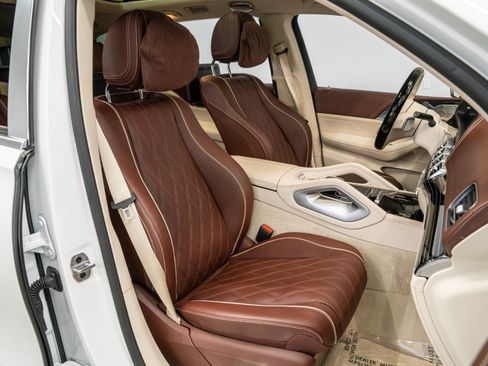 Used 2026 Mercedes-Benz Maybach GLS 600 4MATIC image 24