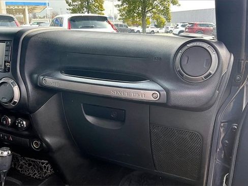 Used 2016 Jeep Wrangler Sport image 21