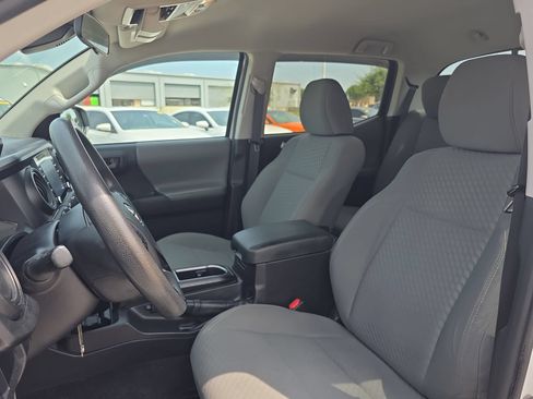Used 2022 Toyota Tacoma SR w/ SR Convenience Package RWD image 12