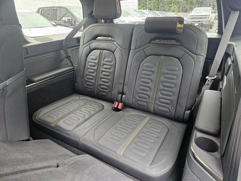Used 2022 Rivian R1S Launch Edition AWD/4WD image 18