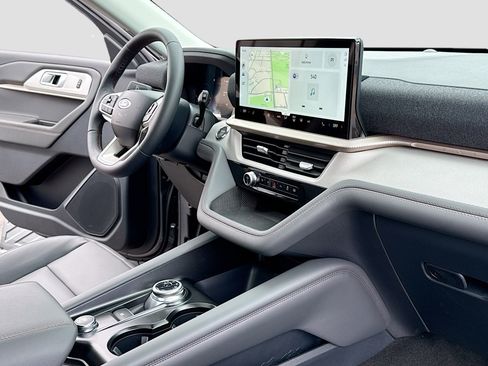 New 2026 Ford Explorer Active AWD/4WD image 5
