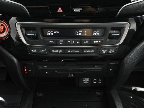 Used 2020 Honda Pilot Touring image 36