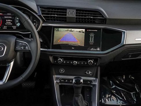 New 2025 Audi Q3 2.0T Premium image 13