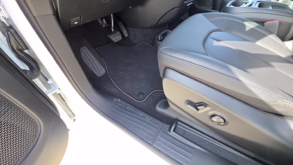 New 2027 Chrysler Pacifica Select FWD image 23