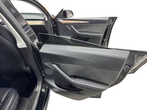 Certified 2023 Tesla Model Y Long Range AWD/4WD image 12