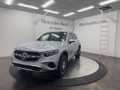 Used 2026 Mercedes-Benz GLC 300 image 3