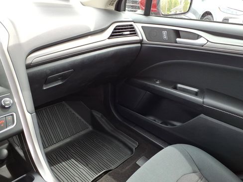Used 2020 Ford Fusion SE AWD/4WD image 23