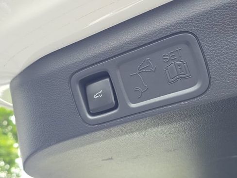 Used 2024 Lincoln Navigator Reserve AWD/4WD image 30