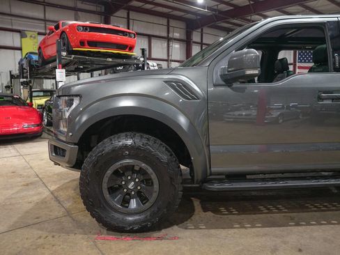Used 2018 Ford F150 Raptor w/ Equipment Group 802A Luxury image 3