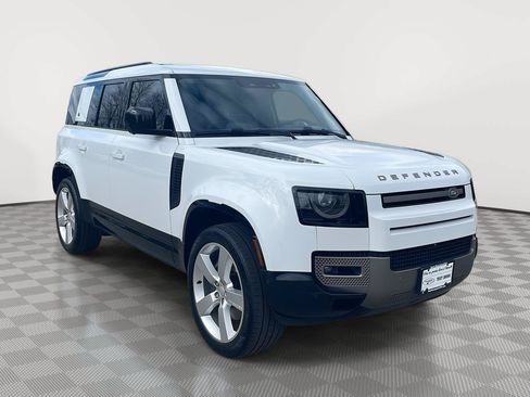 Used 2024 Land Rover Defender 110 X-Dynamic SE AWD/4WD image 3