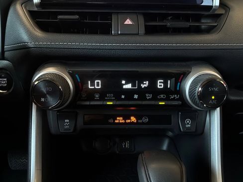 Used 2025 Toyota RAV4 XLE FWD image 27
