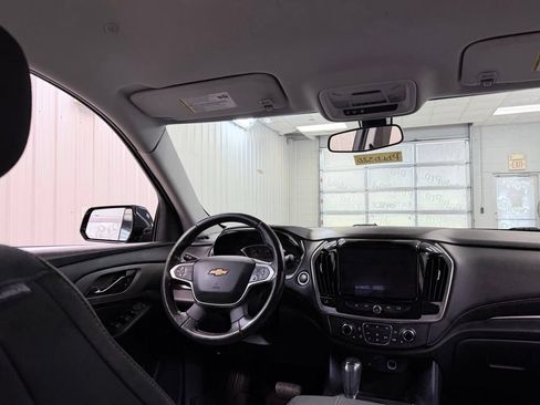 Used 2020 Chevrolet Traverse LT FWD image 30