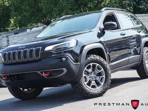 Used 2022 Jeep Cherokee Trailhawk w/ Comfort/Convenience Group AWD/4WD image 18