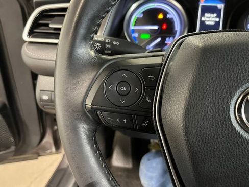 Used 2018 Toyota Camry SE FWD image 25