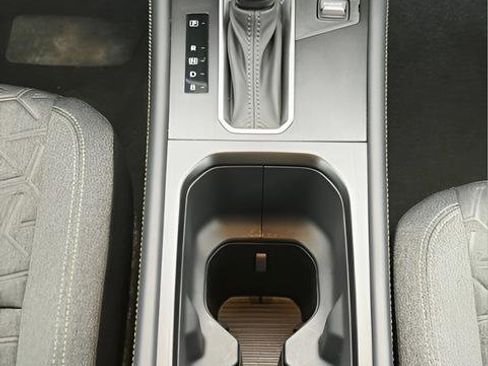 Certified 2025 Nissan Kicks SV image 36