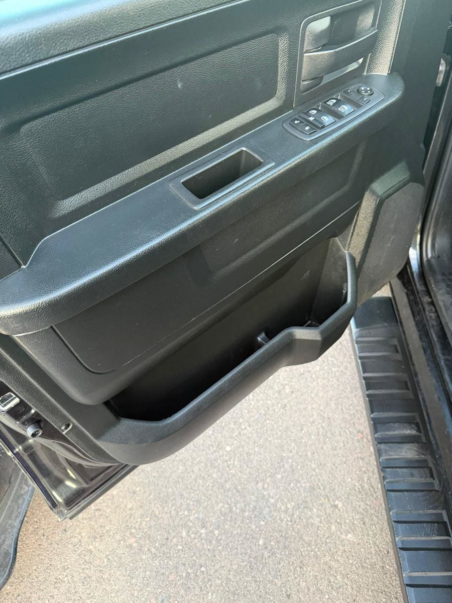 Used 2018 RAM 1500 Express w/ Black Ram 1500 Express Group RWD image 7