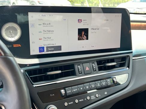 Certified 2025 Lexus ES 300h w/ Technology Package FWD image 15