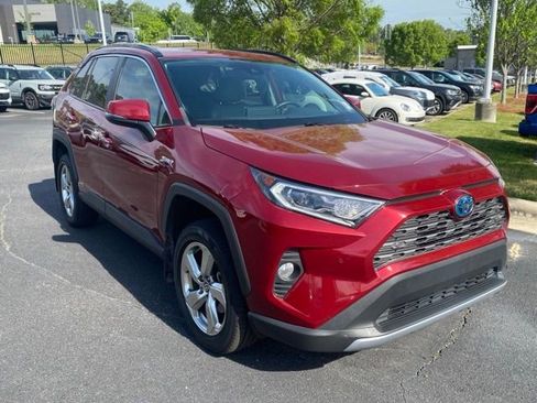 Used 2021 Toyota RAV4 Limited image 1