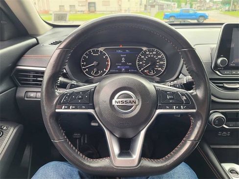 Used 2022 Nissan Altima 2.5 SR image 24